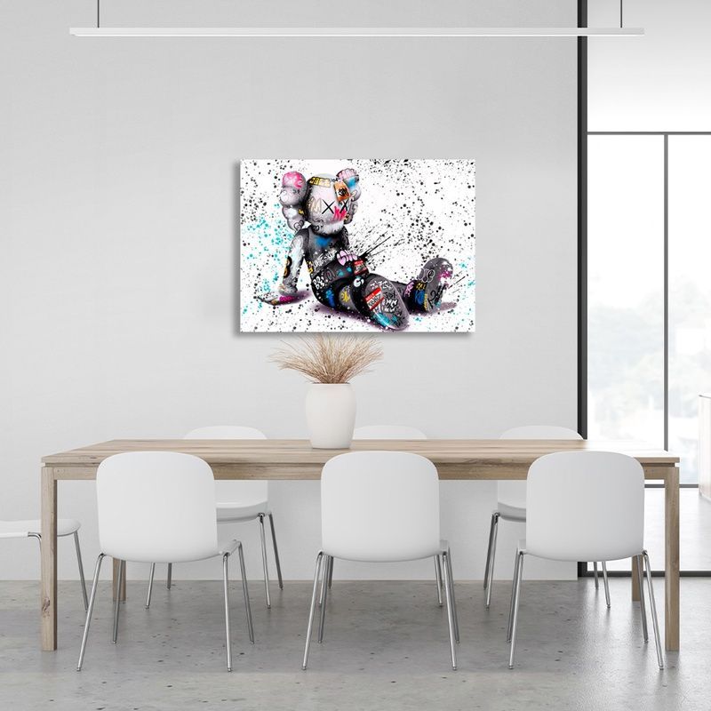 Картина на холсте интерьерная кукла KAWS граффити, 30х40 см, Холст полиэстеровый