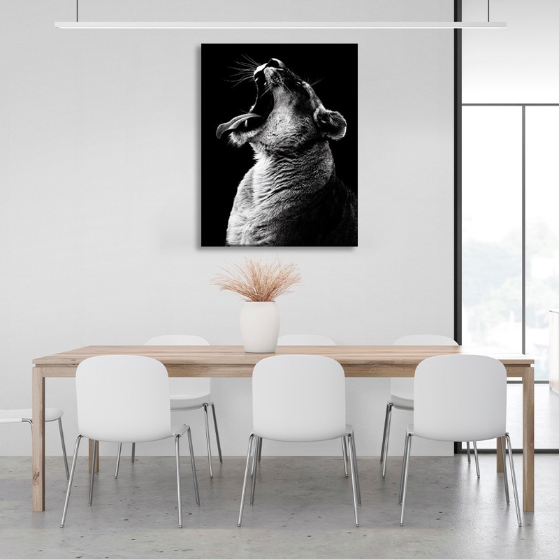 Картина на холсте львица на черном фоне, 30х40 см, Холст полиэстеровый